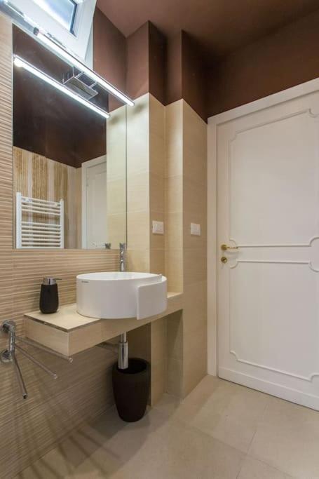 Frangipane 31 Monti Terrace Apartment Rome Bagian luar foto